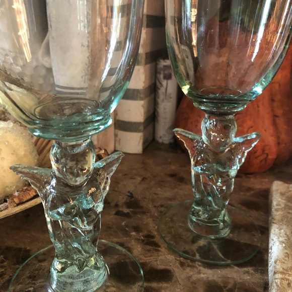 Pair of Angel Stemmed Glases - Picture 3 of 9